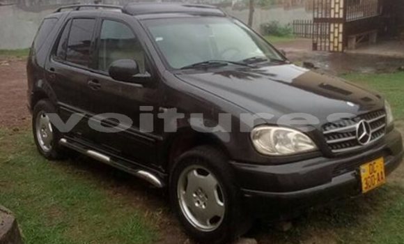 Acheter Occasion Voiture Mercedes‒Benz ML-Class Noir à Libreville au Estuaire Acheter Occasion Voiture Mercedes‒Benz ML-Class Noir à Libreville au Estuaire