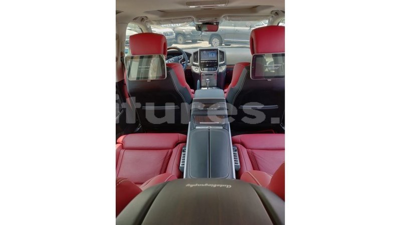 Big with watermark toyota land cruiser estuaire import dubai 4943