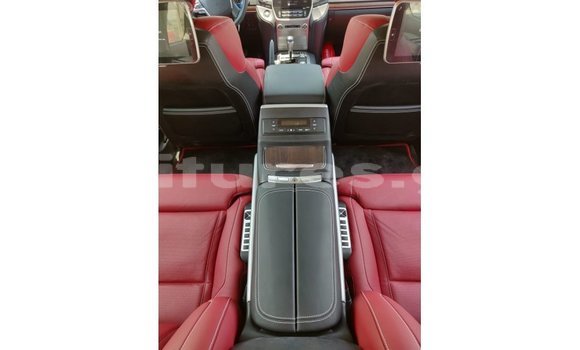 Acheter Import Voiture Toyota Land Cruiser Rouge à Import - Dubai, Estuaire Acheter Import Voiture Toyota Land Cruiser Rouge à Import - Dubai, Estuaire