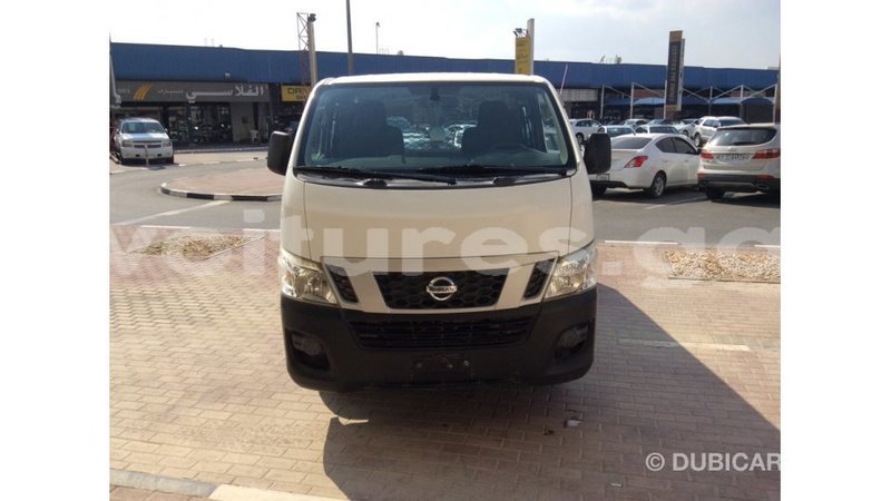 Big with watermark nissan evalia estuaire import dubai 4947