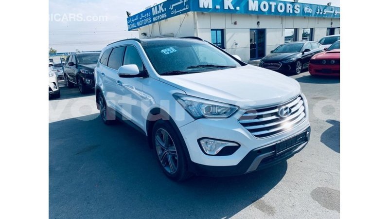 Big with watermark hyundai santa fe estuaire import dubai 4949