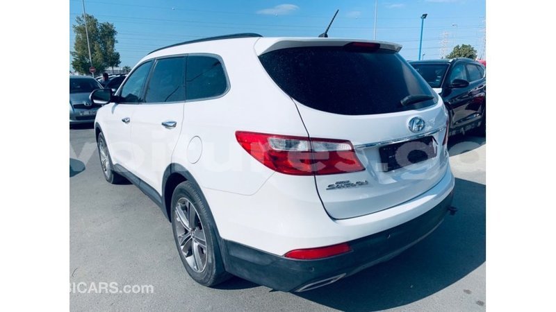 Big with watermark hyundai santa fe estuaire import dubai 4949