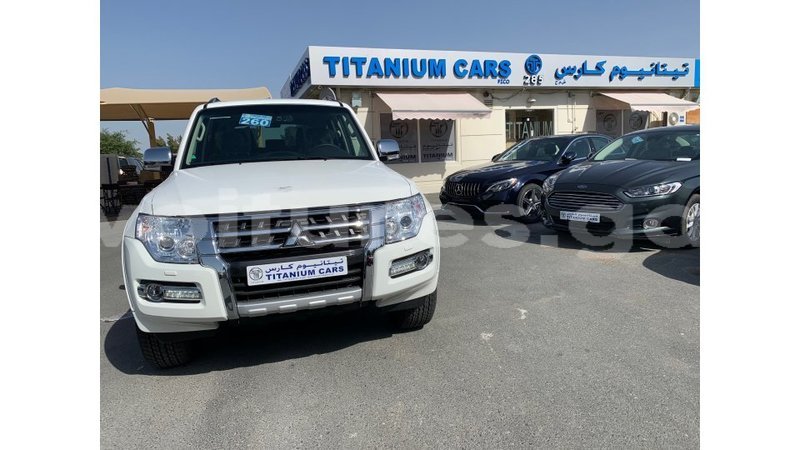 Big with watermark mitsubishi pajero estuaire import dubai 4950