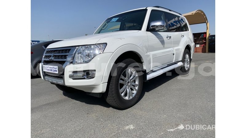 Big with watermark mitsubishi pajero estuaire import dubai 4950