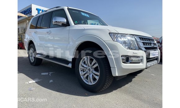 Acheter Import Voiture Mitsubishi Pajero Blanc à Import - Dubai, Estuaire Acheter Import Voiture Mitsubishi Pajero Blanc à Import - Dubai, Estuaire