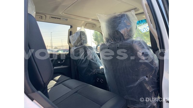 Big with watermark mitsubishi pajero estuaire import dubai 4950