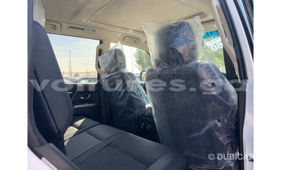 Acheter Import Voiture Mitsubishi Pajero Blanc à Import - Dubai, Estuaire Acheter Import Voiture Mitsubishi Pajero Blanc à Import - Dubai, Estuaire