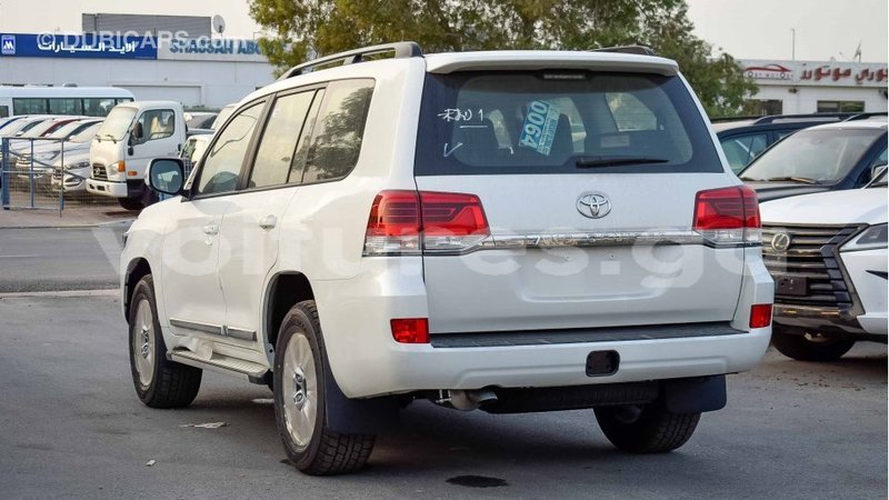 Big with watermark toyota land cruiser estuaire import dubai 4951