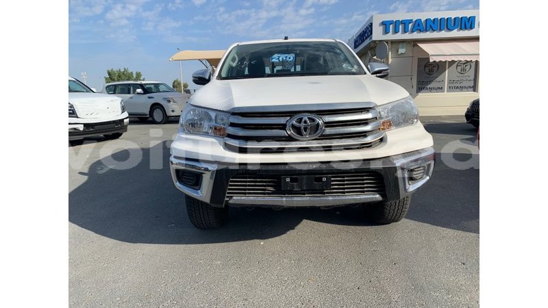 Big with watermark toyota hilux estuaire import dubai 4953