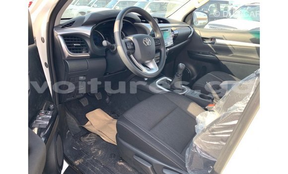 Acheter Import Voiture Toyota Hilux Blanc à Import - Dubai, Estuaire Acheter Import Voiture Toyota Hilux Blanc à Import - Dubai, Estuaire