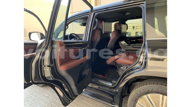 Big with watermark lexus lx estuaire import dubai 4954