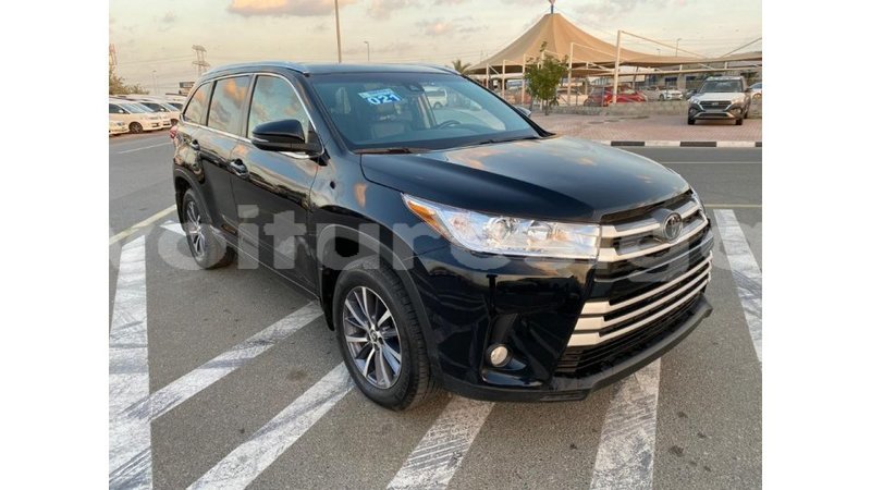 Big with watermark toyota highlander estuaire import dubai 4958