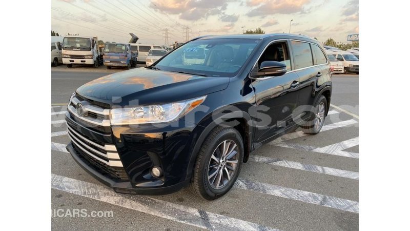 Big with watermark toyota highlander estuaire import dubai 4958