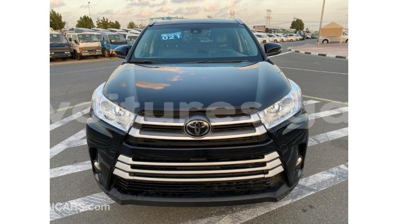 Big with watermark toyota highlander estuaire import dubai 4958