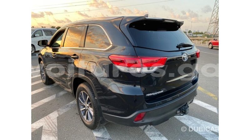 Big with watermark toyota highlander estuaire import dubai 4958