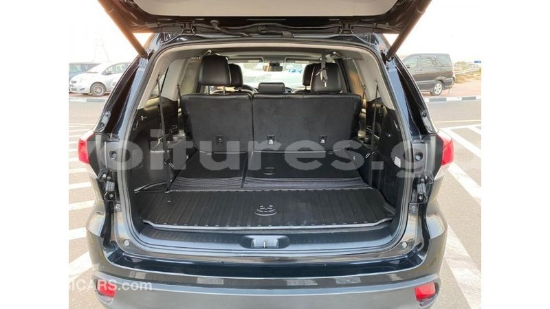 Big with watermark toyota highlander estuaire import dubai 4958