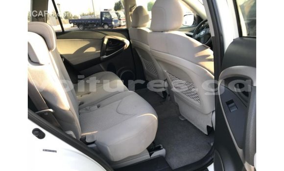 Acheter Import Utilitaire Toyota HiAce Blanc à Import - Dubai, Estuaire Acheter Import Utilitaire Toyota HiAce Blanc à Import - Dubai, Estuaire