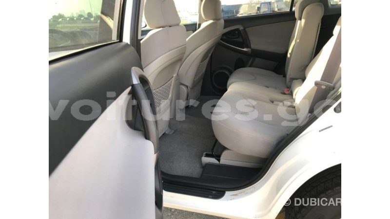 Big with watermark toyota hiace estuaire import dubai 4959