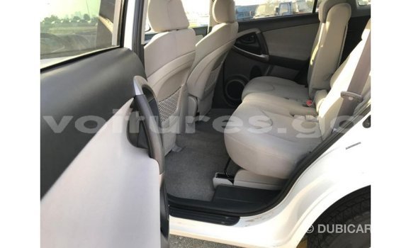 Acheter Import Utilitaire Toyota HiAce Blanc à Import - Dubai, Estuaire Acheter Import Utilitaire Toyota HiAce Blanc à Import - Dubai, Estuaire