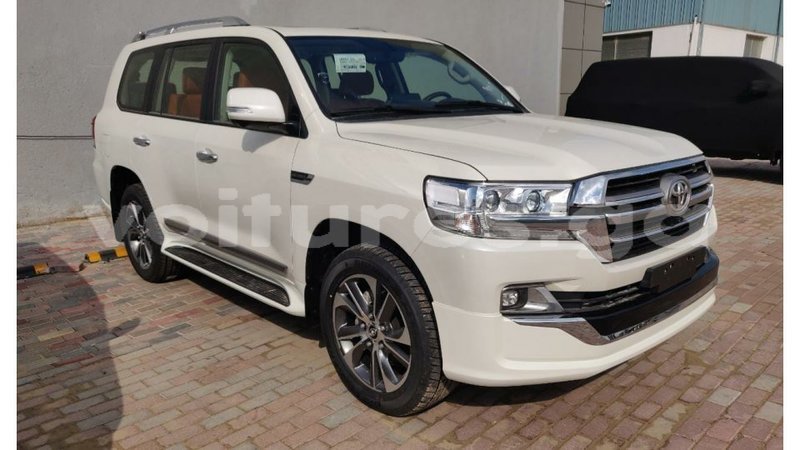 Big with watermark toyota land cruiser estuaire import dubai 4960