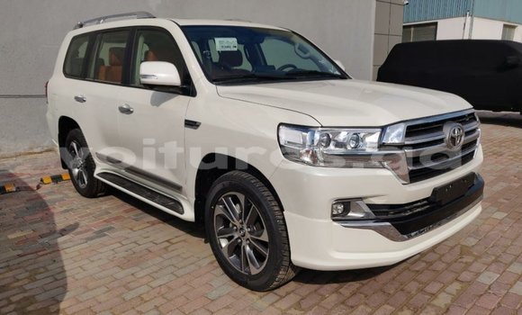 Acheter Import Voiture Toyota Land Cruiser Blanc à Import - Dubai, Estuaire Acheter Import Voiture Toyota Land Cruiser Blanc à Import - Dubai, Estuaire