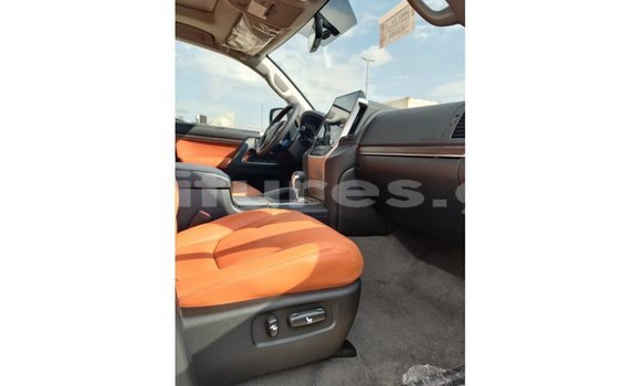 Acheter Import Voiture Toyota Land Cruiser Blanc à Import - Dubai, Estuaire Acheter Import Voiture Toyota Land Cruiser Blanc à Import - Dubai, Estuaire