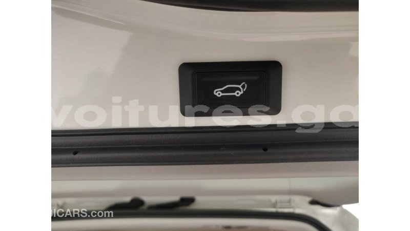 Big with watermark toyota land cruiser estuaire import dubai 4960