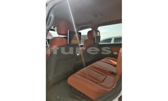 Acheter Import Voiture Toyota Land Cruiser Blanc à Import - Dubai, Estuaire Acheter Import Voiture Toyota Land Cruiser Blanc à Import - Dubai, Estuaire