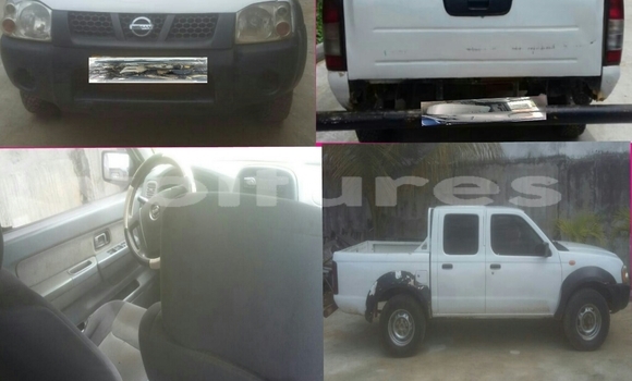 Acheter Occasion Voiture Nissan Hardbody Blanc à Libreville, Estuaire