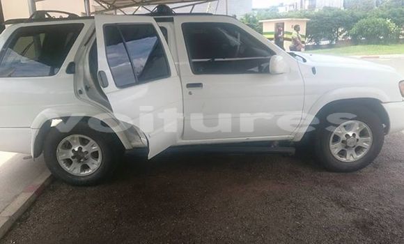 Acheter Occasion Voiture Nissan Pathfinder Blanc à Libreville au Estuaire Acheter Occasion Voiture Nissan Pathfinder Blanc à Libreville au Estuaire