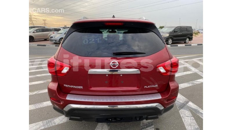 Big with watermark nissan pathfinder estuaire import dubai 5025