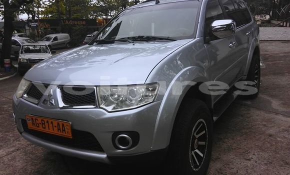 Acheter Occasion Voiture Mitsubishi Pajero Gris à Libreville au Estuaire Acheter Occasion Voiture Mitsubishi Pajero Gris à Libreville au Estuaire