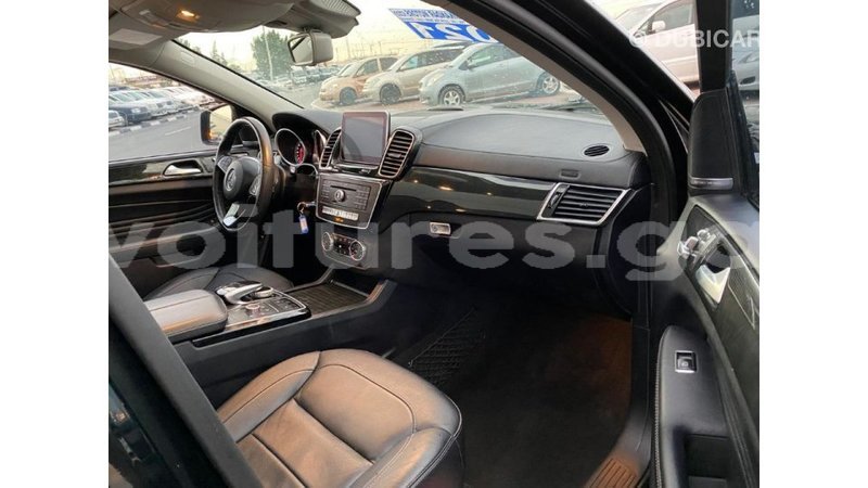 Big with watermark mercedes benz gle estuaire import dubai 5026