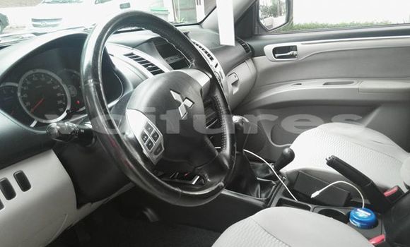 Acheter Occasion Voiture Mitsubishi Pajero Gris à Libreville au Estuaire Acheter Occasion Voiture Mitsubishi Pajero Gris à Libreville au Estuaire