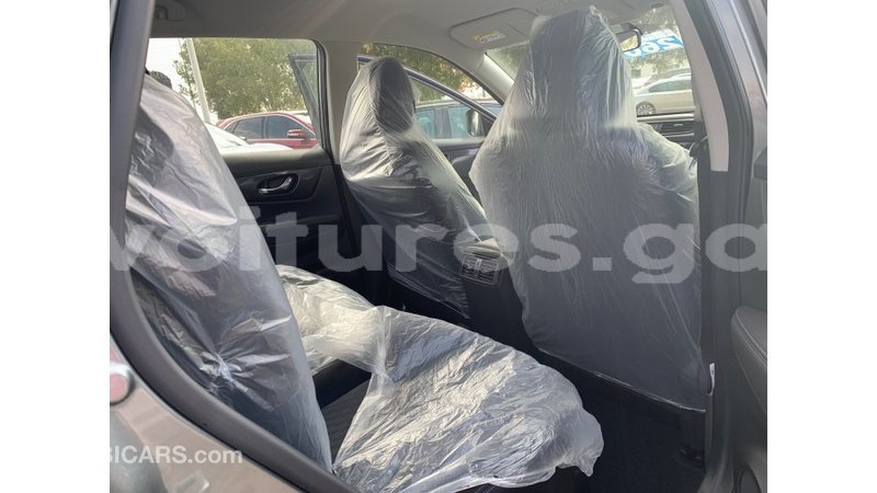 Big with watermark nissan evalia estuaire import dubai 5032