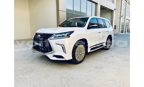 Acheter Import Voiture Lexus LX Blanc à Import - Dubai, Estuaire Acheter Import Voiture Lexus LX Blanc à Import - Dubai, Estuaire