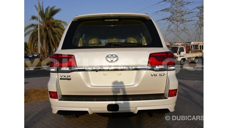 Big with watermark toyota land cruiser estuaire import dubai 5036