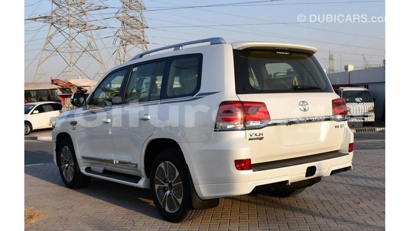 Big with watermark toyota land cruiser estuaire import dubai 5036