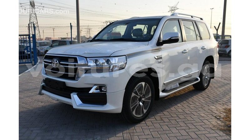 Big with watermark toyota land cruiser estuaire import dubai 5036