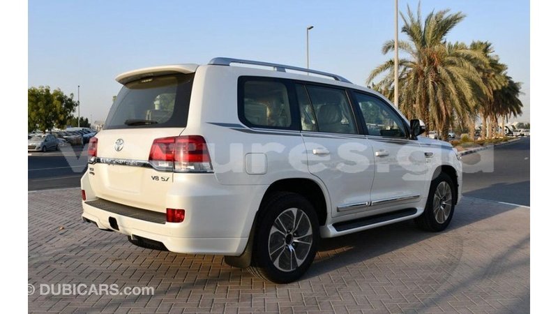 Big with watermark toyota land cruiser estuaire import dubai 5036