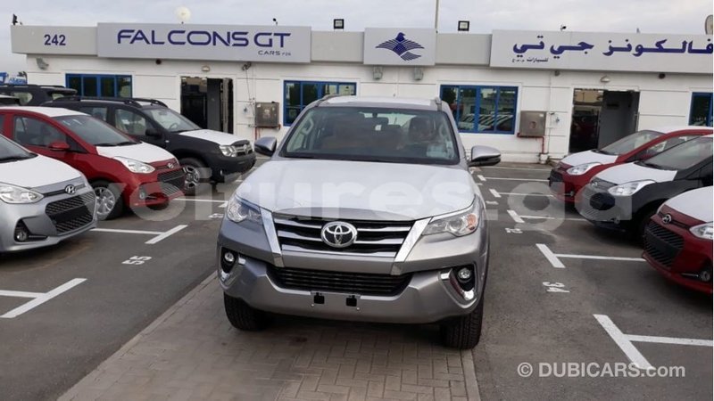 Big with watermark toyota fortuner estuaire import dubai 5037