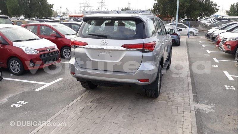 Big with watermark toyota fortuner estuaire import dubai 5037