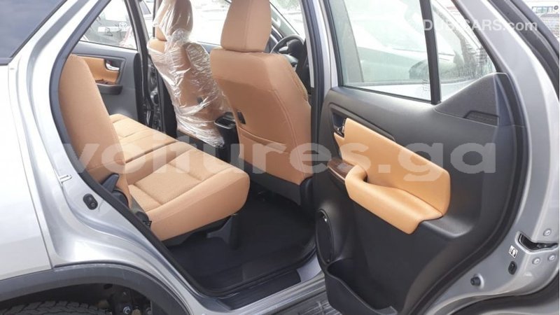 Big with watermark toyota fortuner estuaire import dubai 5037