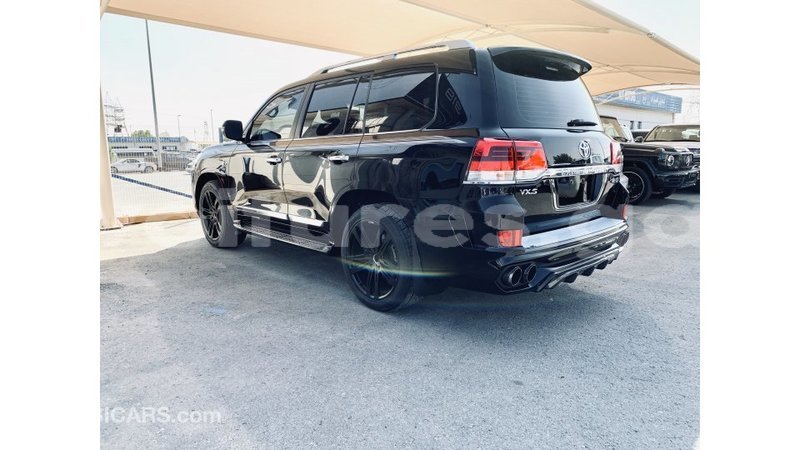 Big with watermark toyota land cruiser estuaire import dubai 5040