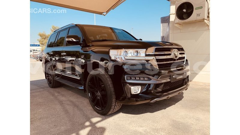 Big with watermark toyota land cruiser estuaire import dubai 5040