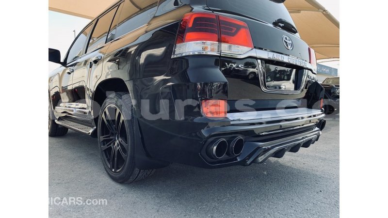 Big with watermark toyota land cruiser estuaire import dubai 5040