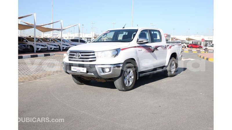 Big with watermark toyota hilux estuaire import dubai 5041