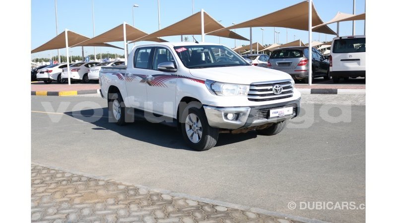 Big with watermark toyota hilux estuaire import dubai 5041