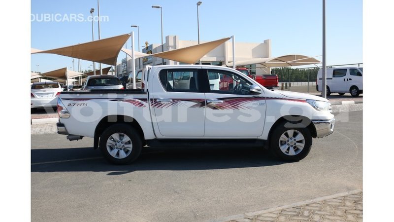 Big with watermark toyota hilux estuaire import dubai 5041