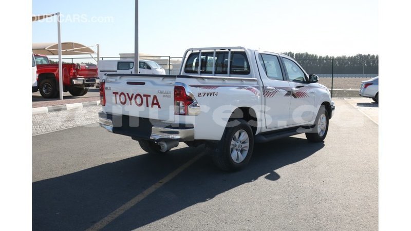 Big with watermark toyota hilux estuaire import dubai 5041